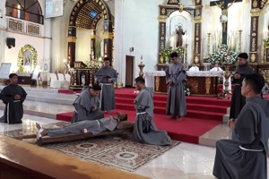 Filipinas: Trânsito Inter-Franciscano