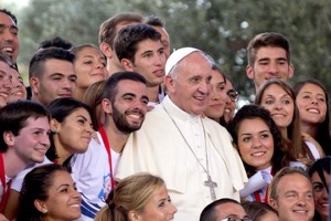 Jovens e redes sociais: apenas 4% compartilham conteúdos católicos