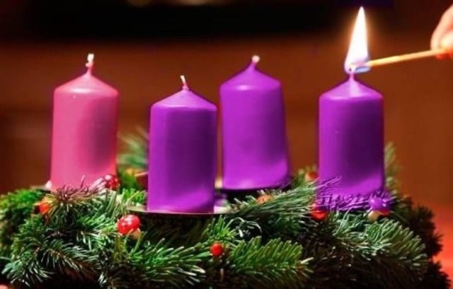 O significado e a simbologia da Coroa do Advento: o primeiro anúncio do Natal