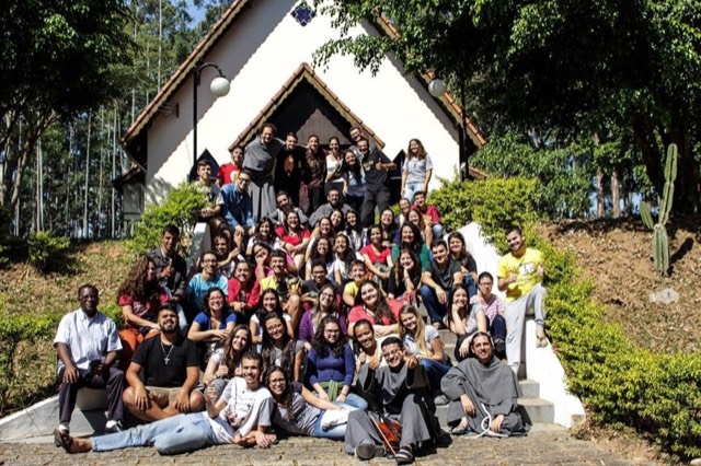 Terceira edição do Dia da Juventude Conventual Franciscana: subida ao monte e reflexões sobre como São Francisco orava