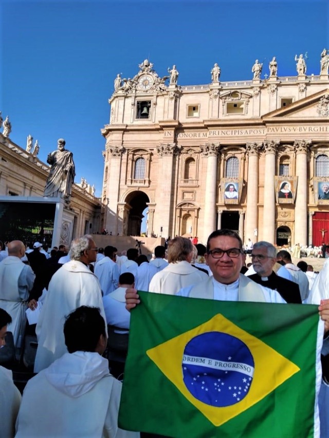 Frei Nasareno participou da Canonização de Irmã Dulce, no Vaticano