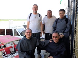 Vigário Geral da Ordem e assistente geral da FALC realizam visita canônica à Missão Amazônia