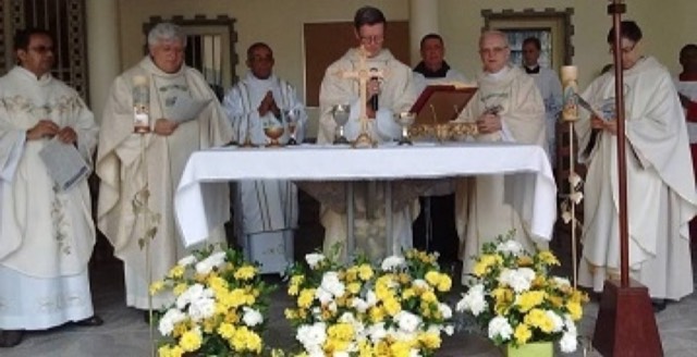 Dom Elias Manning preside missa de encerramento do Congresso dos Frades Menores Conventuais