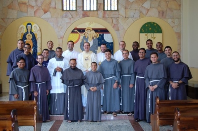 Ministro Provincial realiza visita fraterna ao Seminário São Francisco de Brasília - DF